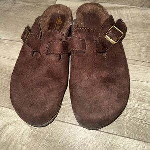 Cliffs by WHITE MOUNTAIN Brown Suede Mules
